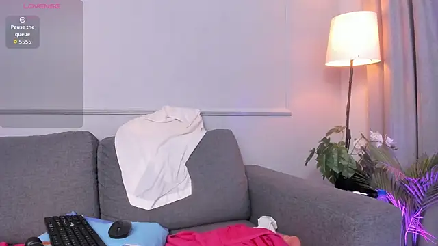 Sirenyrouss Live XXX-chat