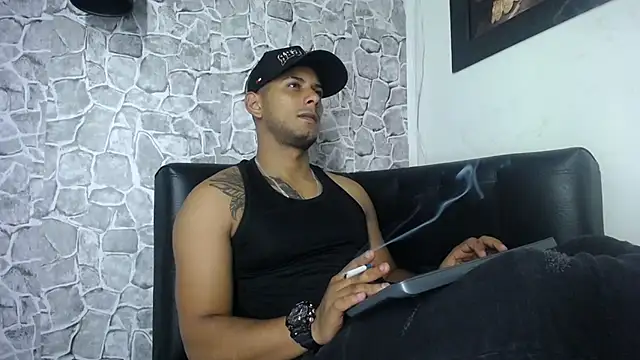 Chris_Dick23 现场XXX聊天