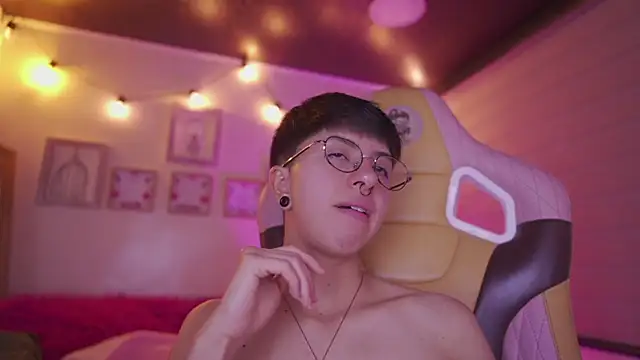 tommy_blue's Live XXX Chat