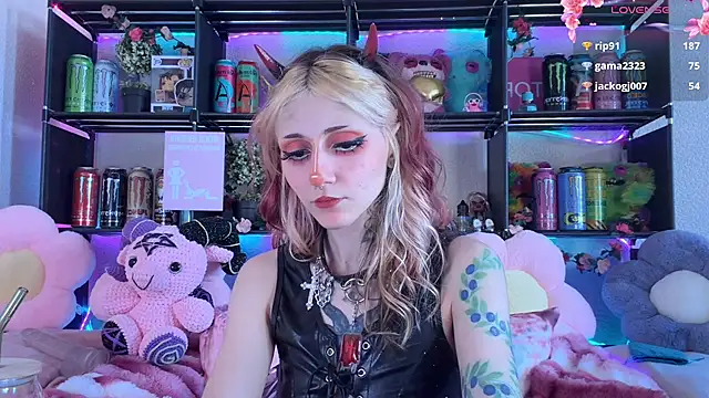 _Devill_Baby: онлайн-секс-чат