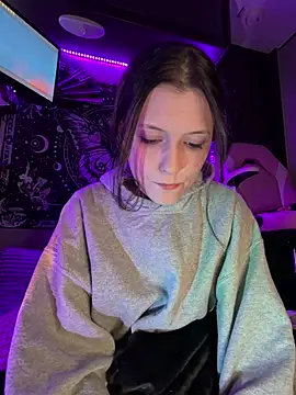 Lilactease Adlı Modelin Canlı XXX Sohbeti