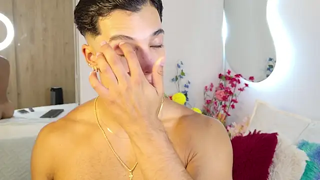 Troye_Williams 现场XXX聊天