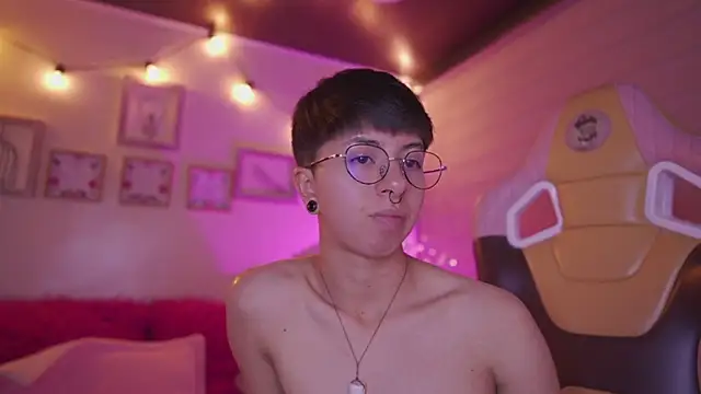 צ'אט XXX בשידור חי של tommy_blue