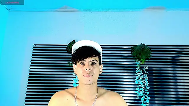ThiiagoSaeenz's Live XXX Chat