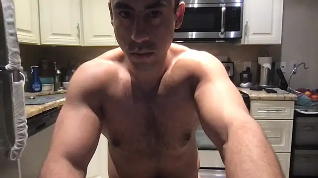 BigGuyMuscle élő XXX-chatje