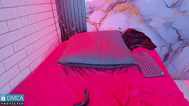 MaeveKuro 即時 XXX 聊天