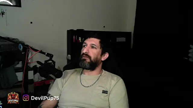 DevilPup75_ élő XXX-chatje