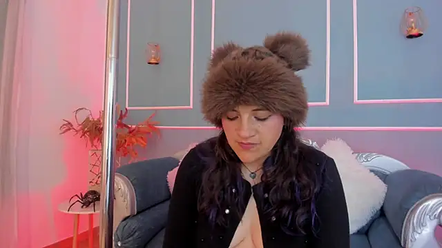 TaraTaylorr's Live XXX Chat