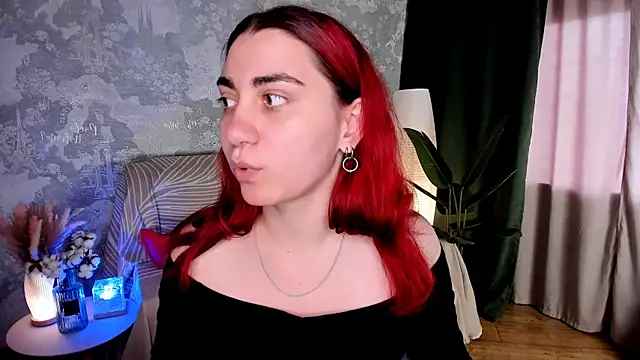 hannacheekss_ Chat XXX in diretta