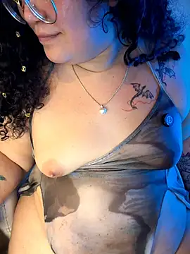 CurlyMilf_Vannexxxa Adlı Modelin Canlı XXX Sohbeti