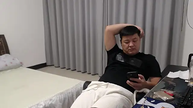 zhang1118 Show Webcam