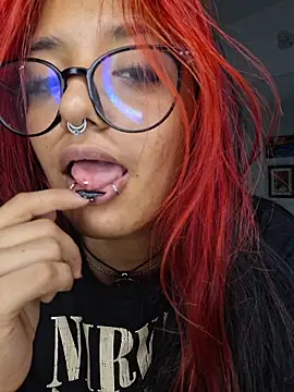 Chat +18 de carolinerue ao vivo