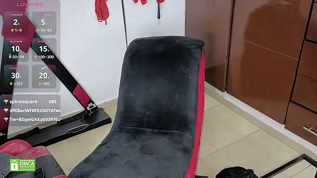 Show webcam de BDSMRoom_Latins