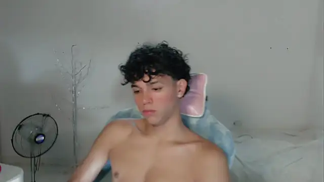 FUNNY_DICK_ élő XXX-chatje