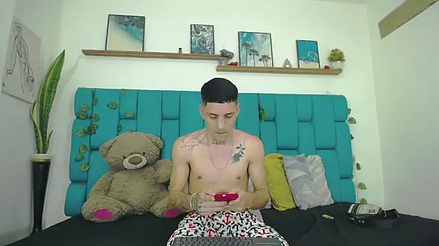 MaxHornyLatin – Live XXX-chat