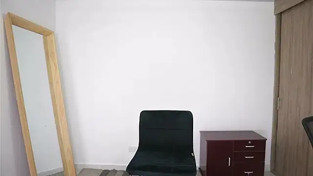 Steph_F Adlı Modelin Canlı XXX Sohbeti