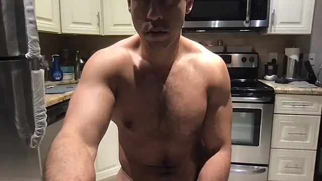BigGuyMuscle 即時 XXX 聊天