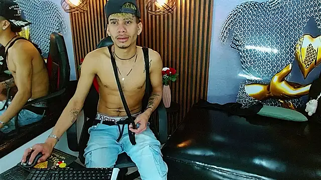 Skinny_cute_Alyer's Live XXX Chat