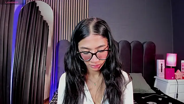 Tyla_Ks live XXX chat