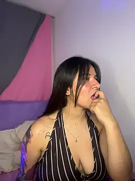 Linda_Bellucci Adlı Modelin Canlı XXX Sohbeti