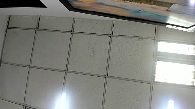 Salmaportman69's Live XXX Chat