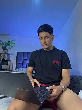 SantiLux_'s Live XXX Chat