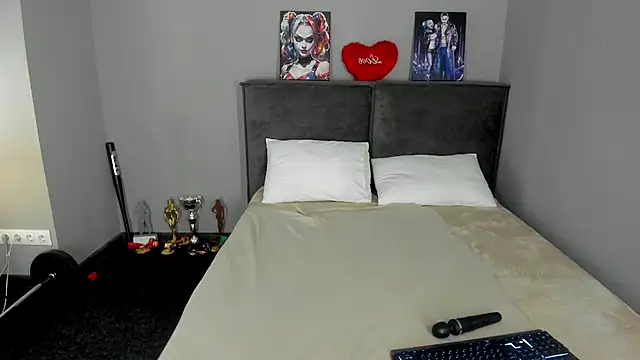 MuscleXXXBarbie 现场XXX聊天