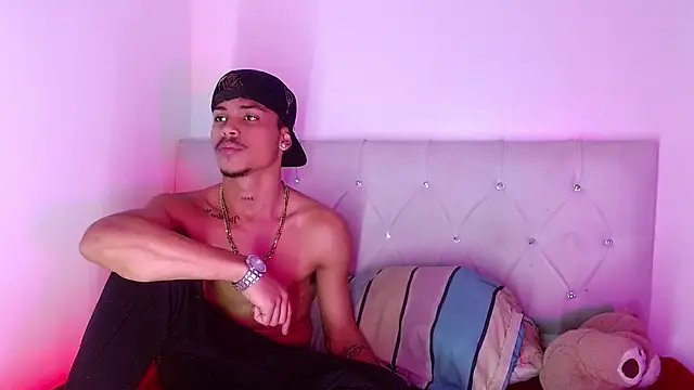 Angel_foxc13 élő XXX-chatje