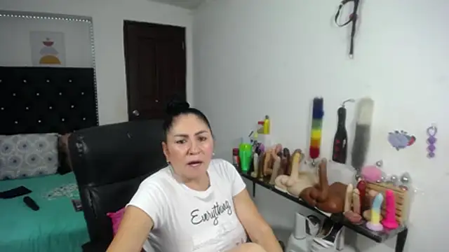 Chat +18 de mature_bigboobs10 ao vivo