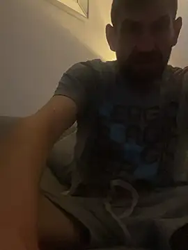 BigDEZZZzz's Live XXX Chat