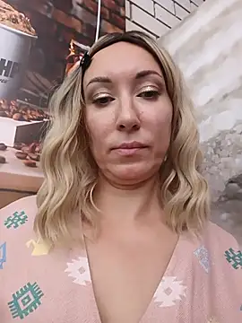 XXX chat uživo modela _AliceWine_