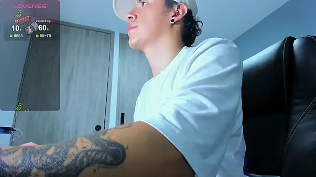 LOBO_ALPHA Live XXX-chat