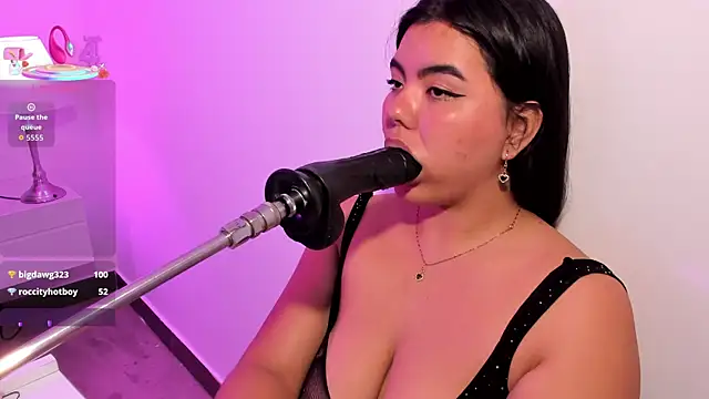 Živý XXX chat klhoe_boobs
