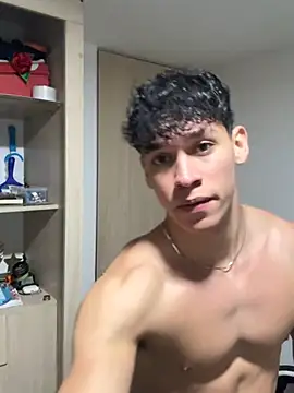 צ'אט XXX בשידור חי של Luke_Muscle