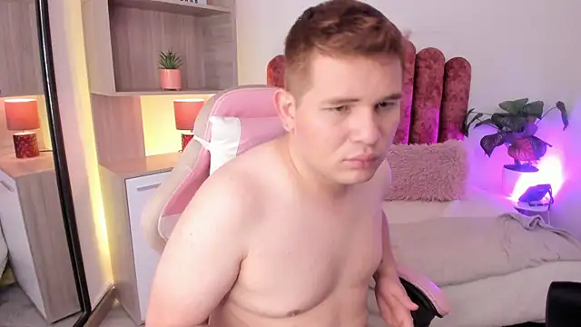 XXX chat uživo modela AdrianLust
