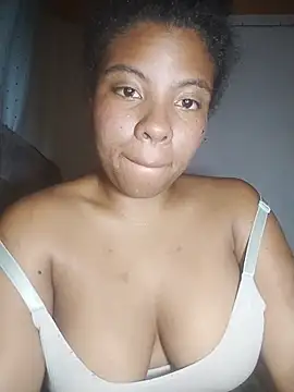XXX chat uživo modela lunaverde2026