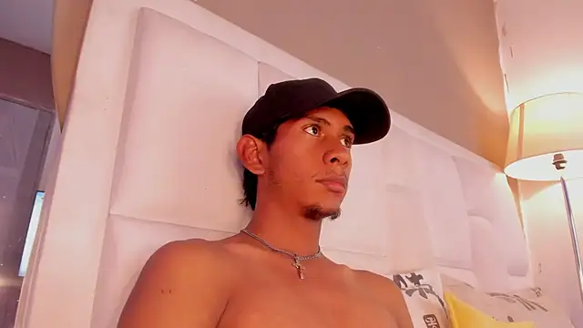 Nick_Collins18 Live XXX-Chat