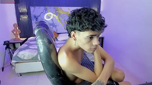Estiv18_n Live XXX chat