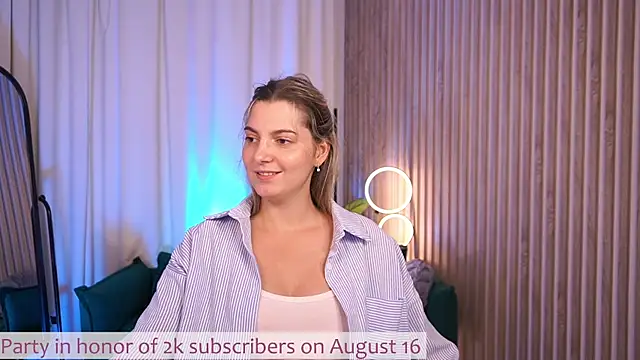 LucreciaStorm Chat XXX in diretta