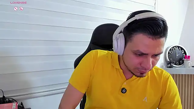 Chat +18 de Rick_Adams ao vivo