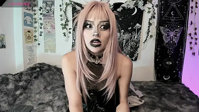 GothKitten666 Chat XXX live
