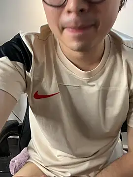 _Tommy_7 XXX чат на живо