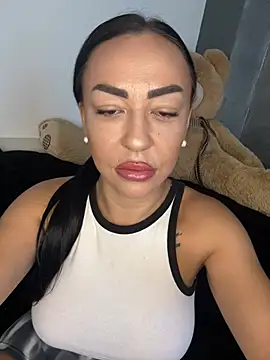 Онлайн чат XXX MaiaGold69
