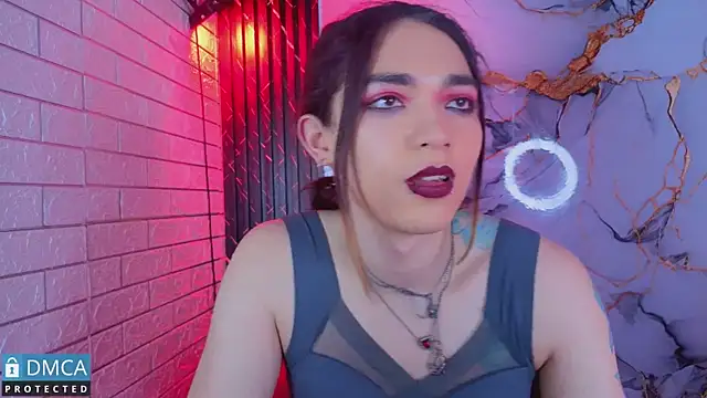 MaeveKuro's Live XXX Chat