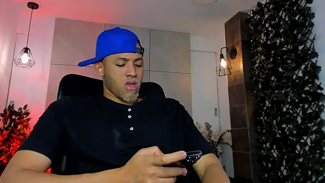 B_Wildn Live XXX chat