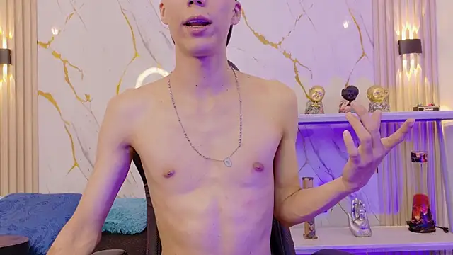 Nikolay_Gregori Adlı Modelin Canlı XXX Sohbeti