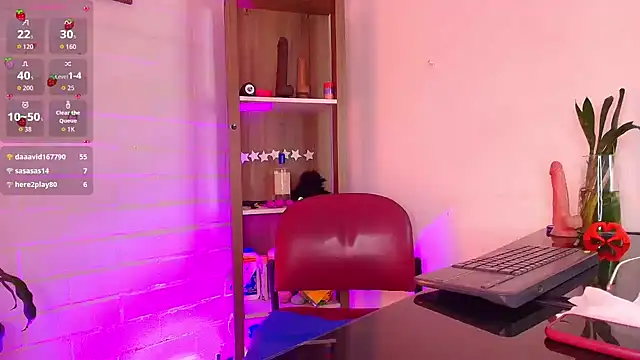 EllenaBoobs_ Chat XXX in diretta