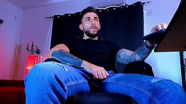 XXX chat uživo modela MightyAaron66