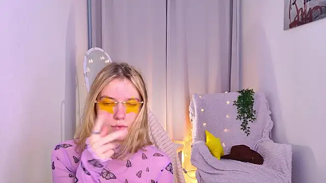 MilanaRayy Chat XXX live