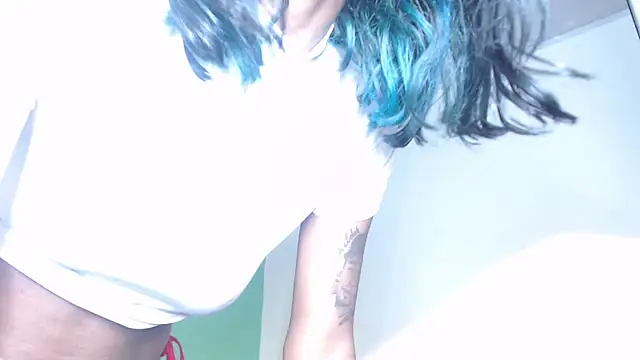 Chat +18 de avaleri_cherry ao vivo